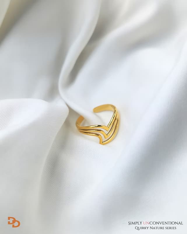 Hollow Wavy Adjustable Ring